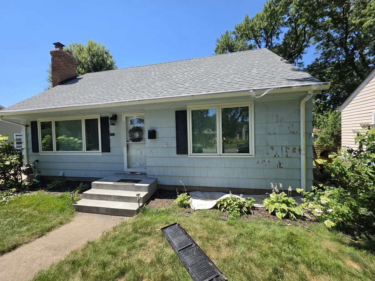 Front before: Exterior painting · Richfield.