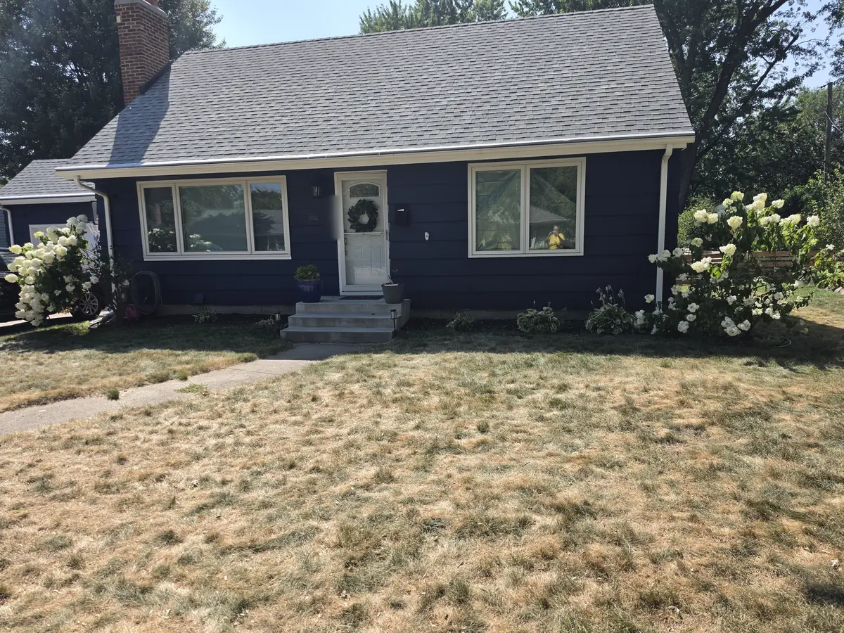 Front after: Exterior painting · Richfield.